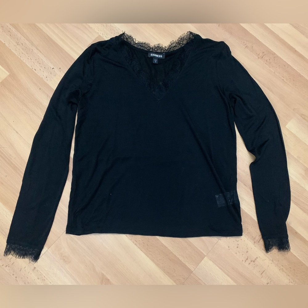 Women’s Express shirt